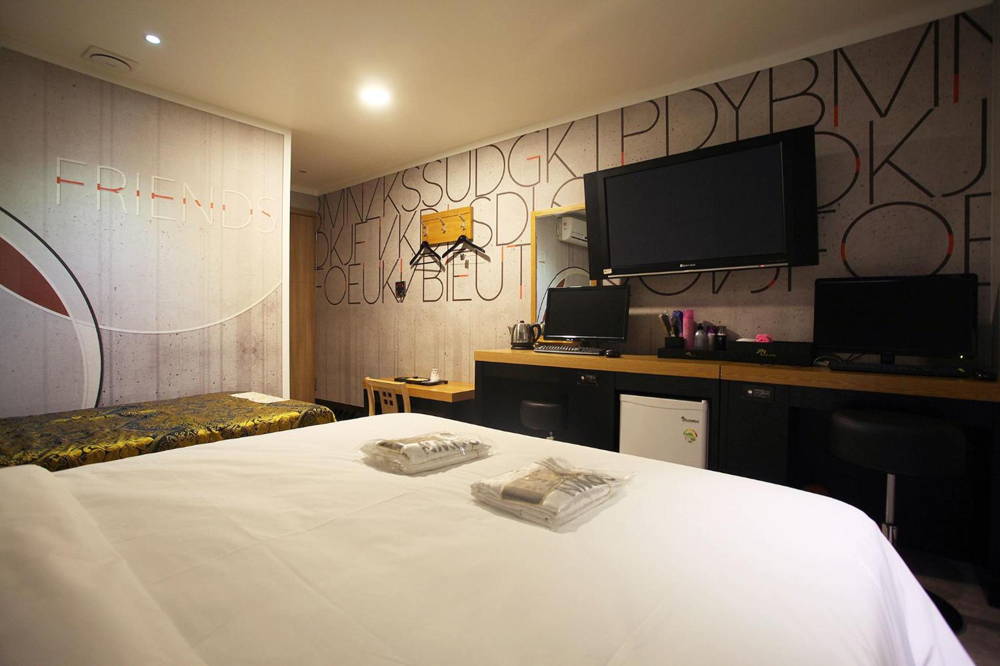 Hotel Luxe 7/75