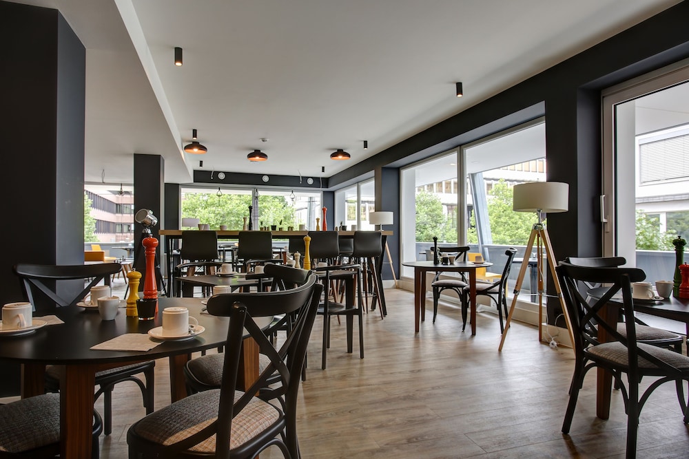 Vienna House Easy by Wyndham Dortmund 45/57