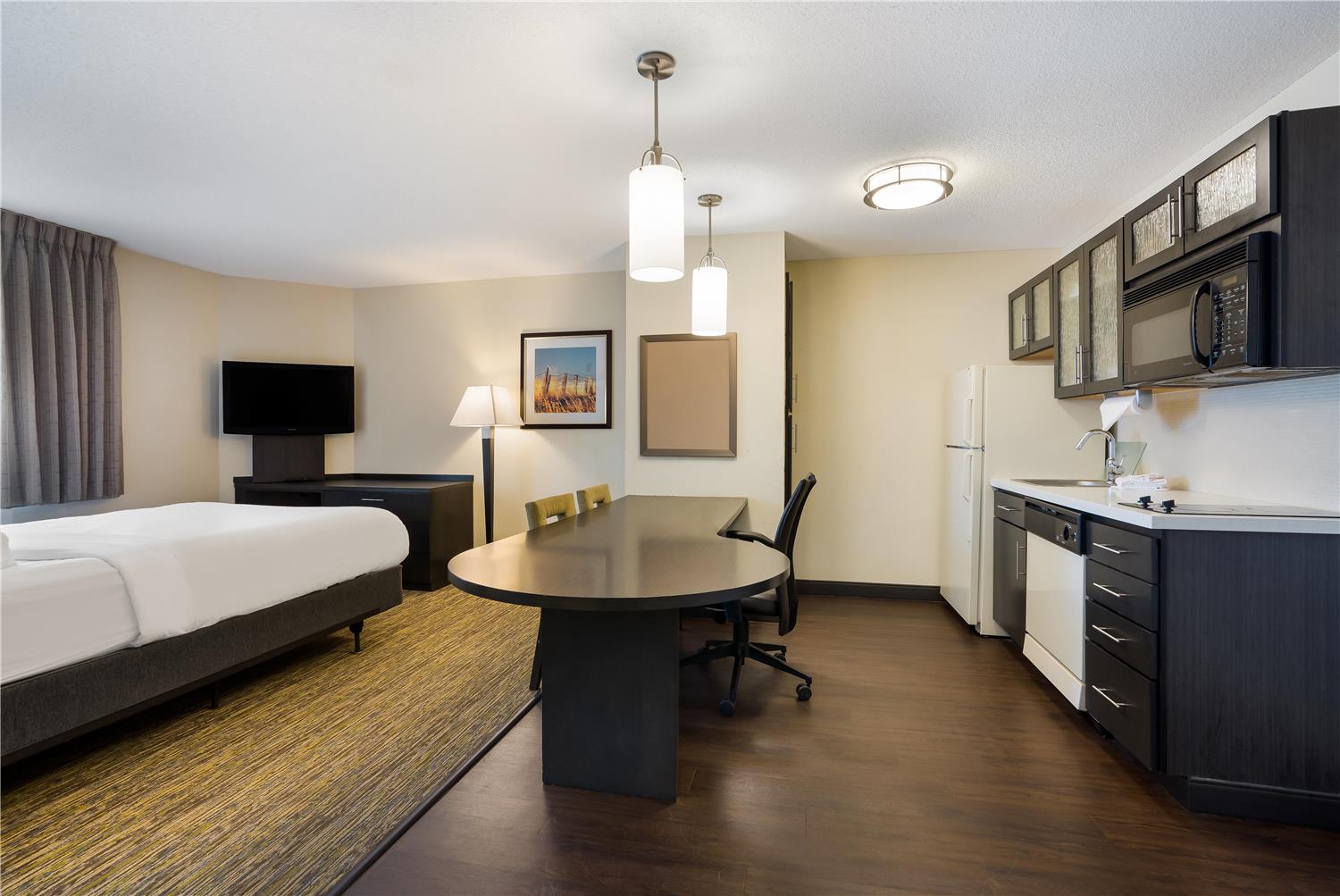 Sonesta Simply Suites Arlington 3/13