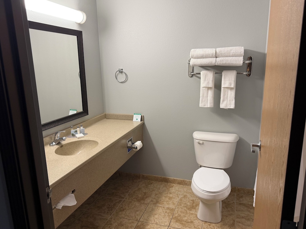 GrandStay Hotel & Suites Parkers Prairie 46/50