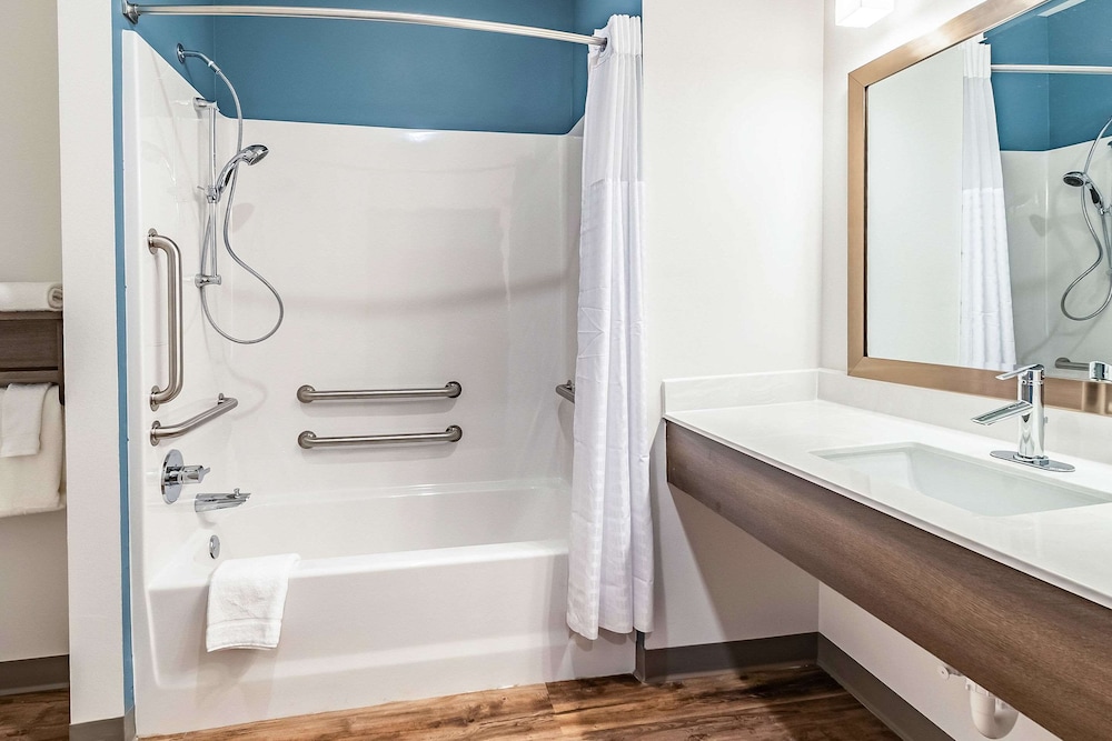 WoodSpring Suites Indianapolis Zionsville 20/24