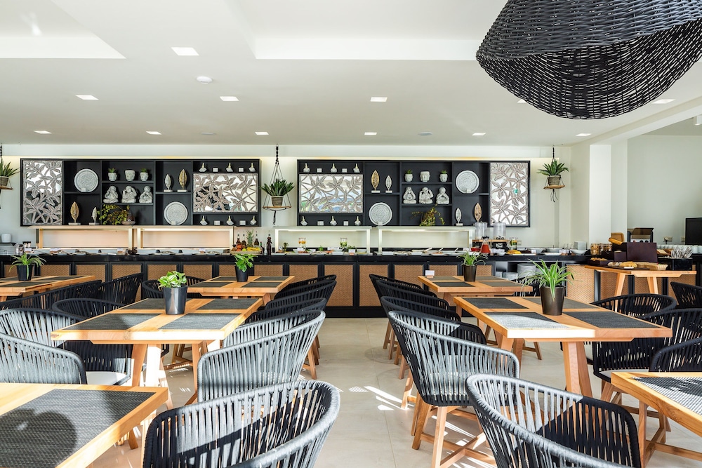 Nostos Beach Boutique Hotel 70/73