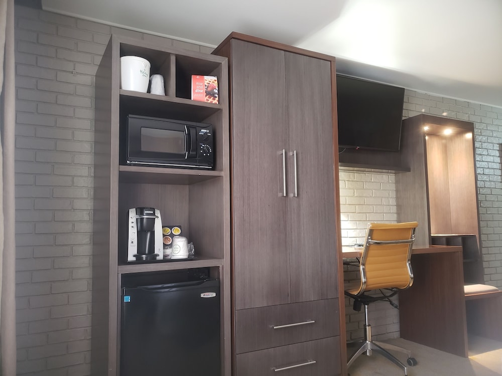 William Tell Hotel MOD Collection by Sonesta 8/52