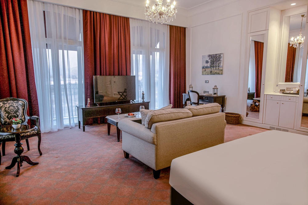 ANIM Boutique Hotel 12/37