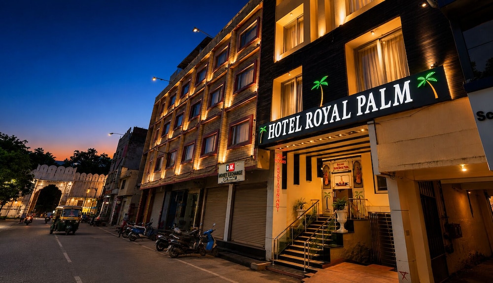 HOTEL ROYAL PALM 58/61