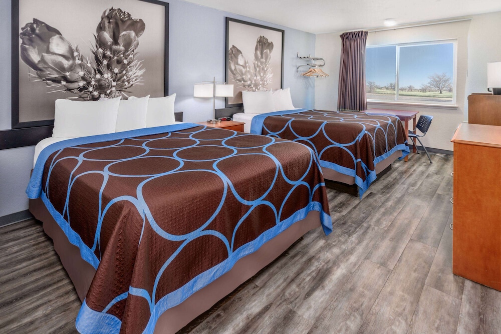 Super 8 by Wyndham Clayton 16/28