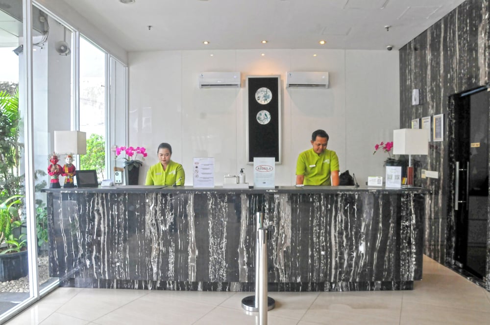 Whiz Hotel Cikini 12/62