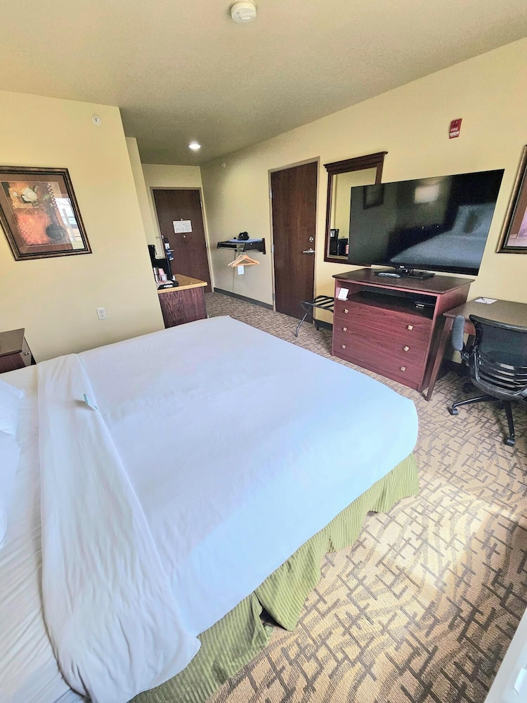 Cobblestone Inn & Suites - Clintonville 8/50