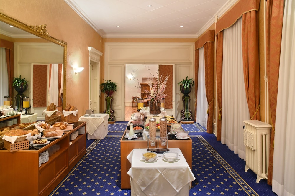 GOLF HOTEL RENE CAPT 39/67