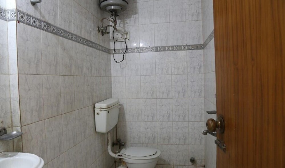 Hotel Delhi Regency 61/63