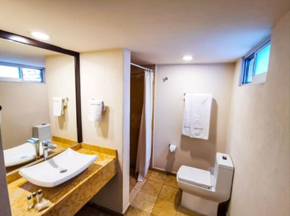Country Hotel And Suites 19/41