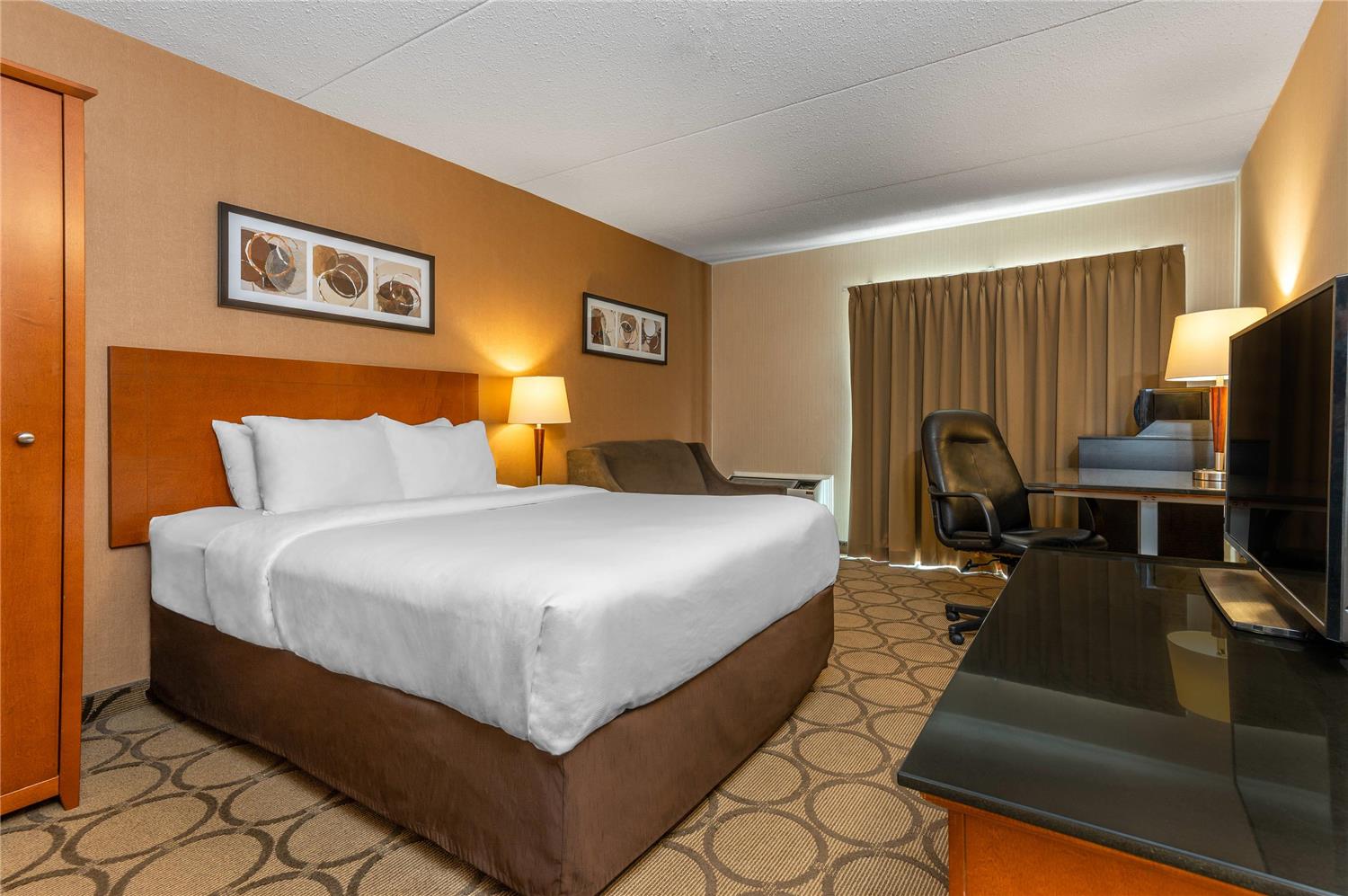 Upgrade, Queen Bed