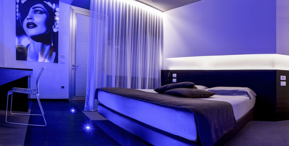 Design, 2 Double Beds