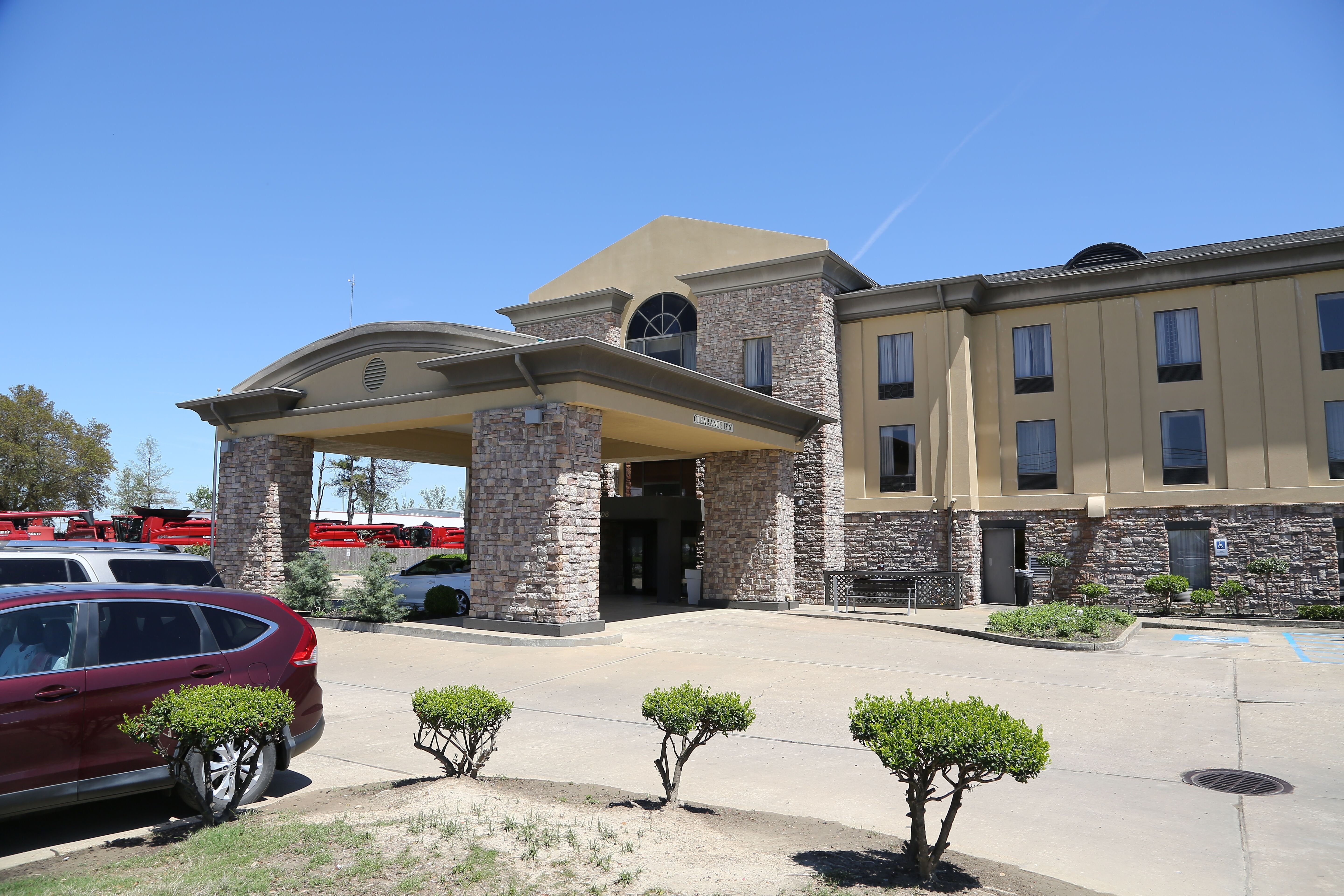 Holiday Inn Express Hotel And Suites Cleveland 4/35