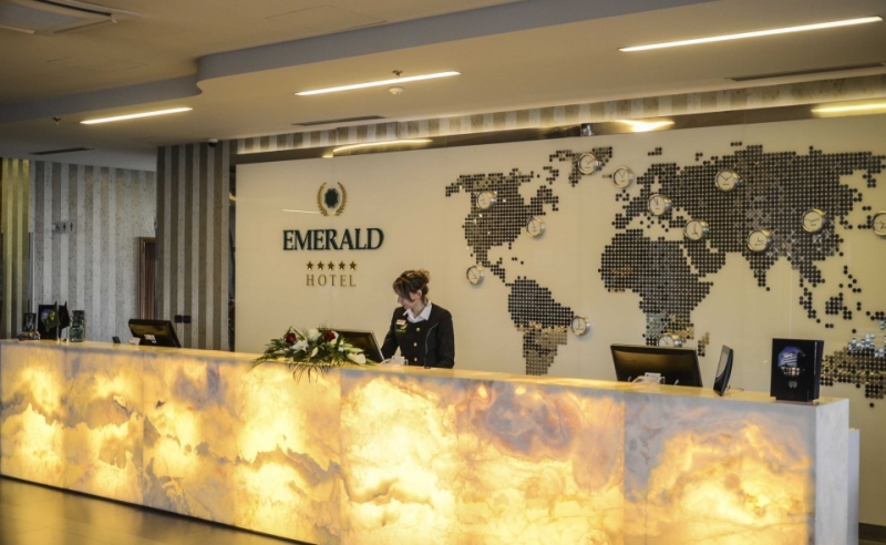 Emerald Hotel 6/37