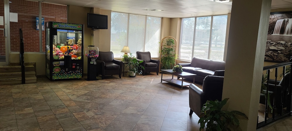 Fairview Inn Suites 25/40