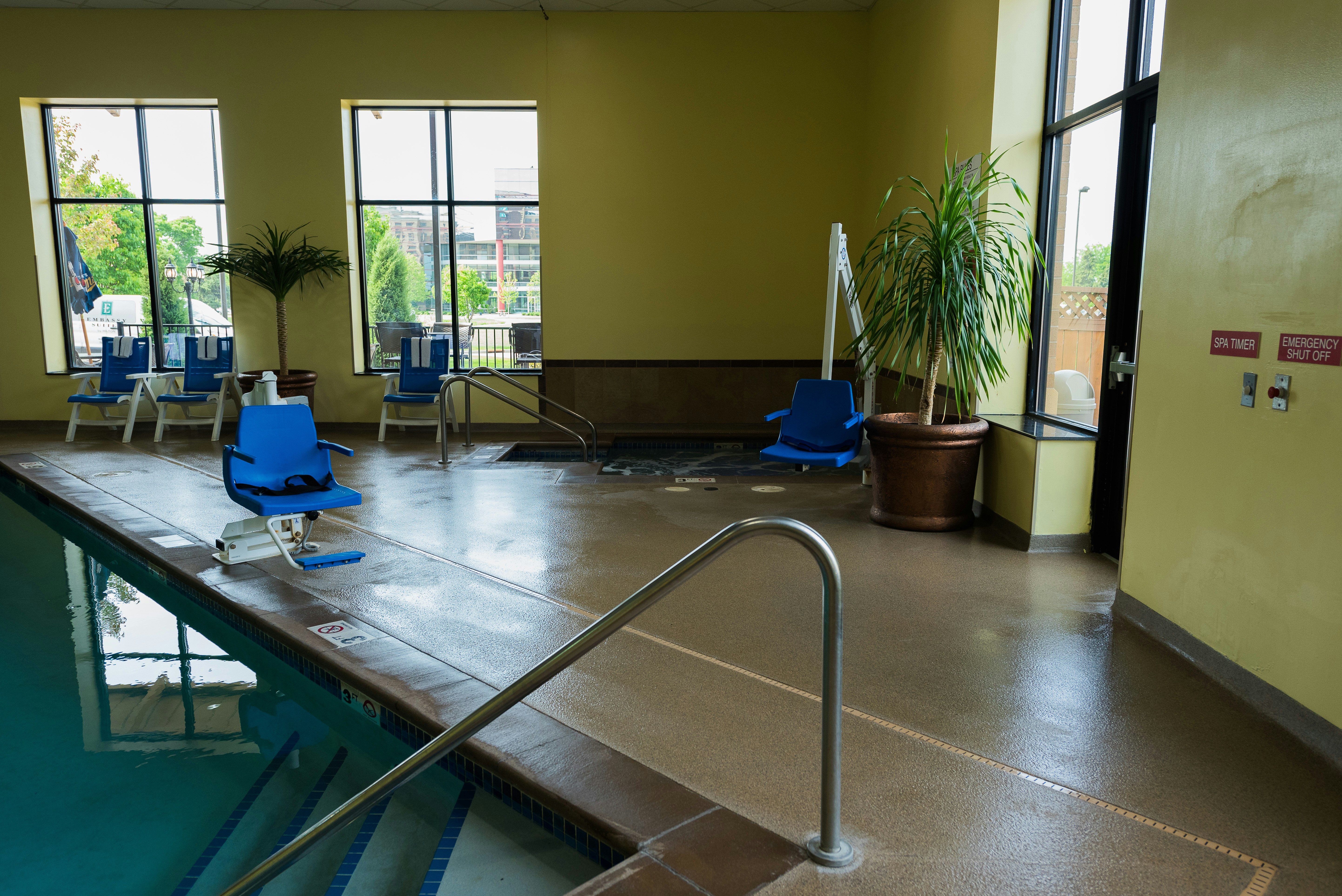 Embassy Suites by Hilton Minneapolis North 30/72