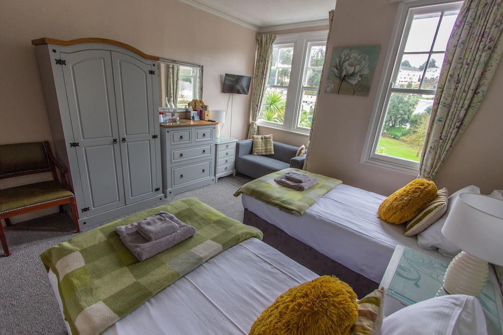 Harbour Heights Guest House 24/41