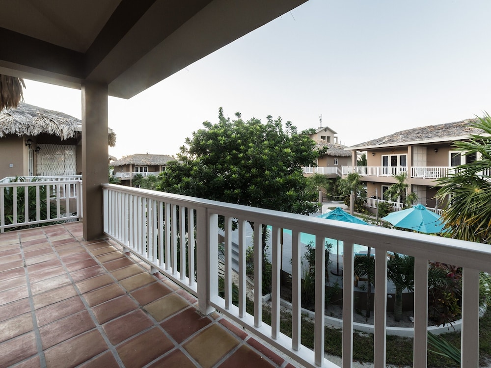 Sapphire Beach Resort 1/77