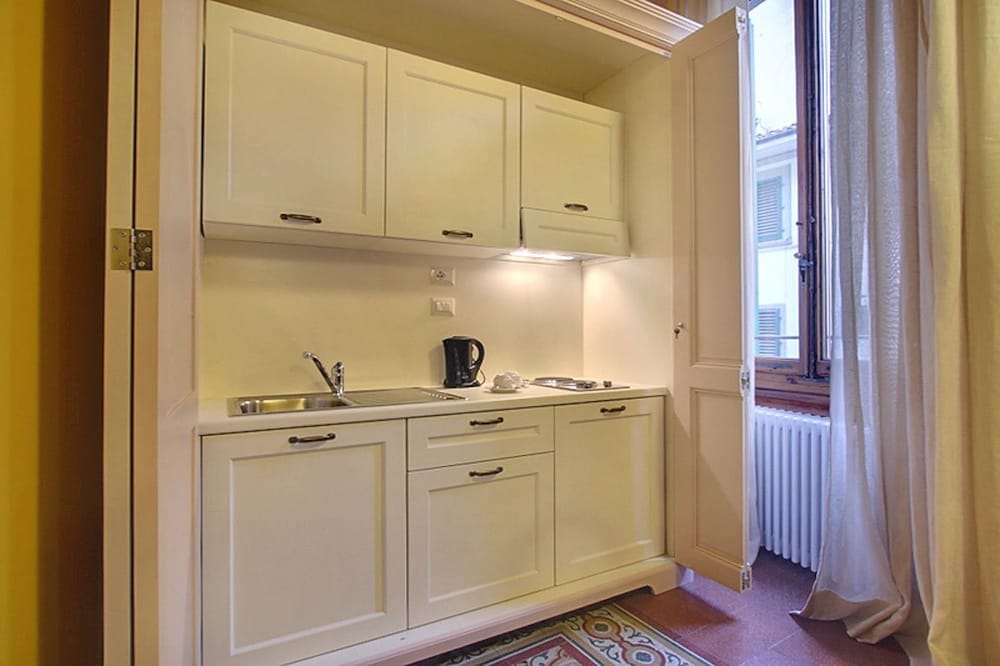 Puccini Apartments 48/50