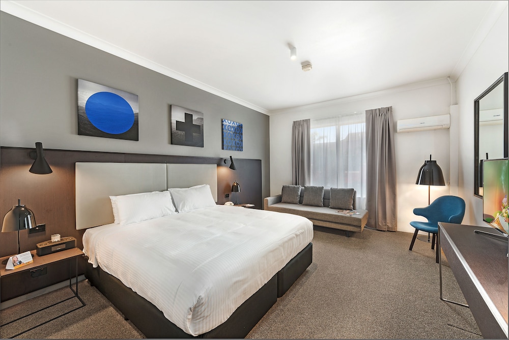 Silkari Urban CKS Sydney Airport Hotel 11/33