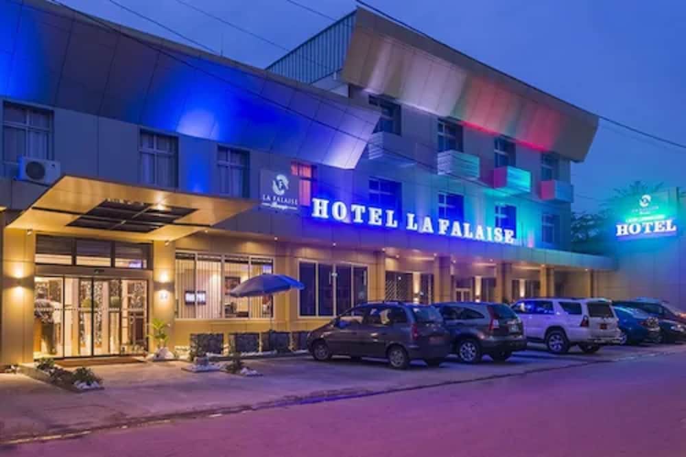Hotel La Falaise Bonanjo 2/42
