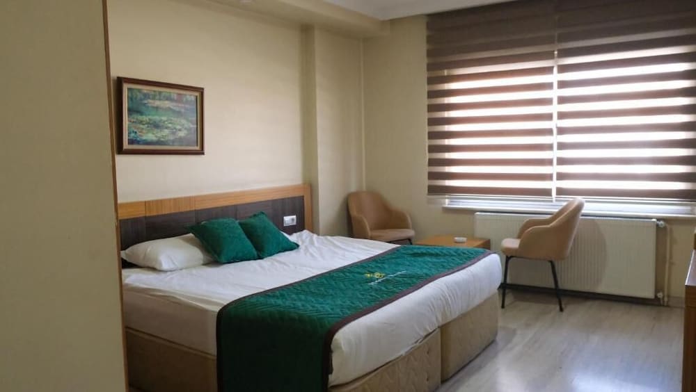 Rabis Hotel 10/45