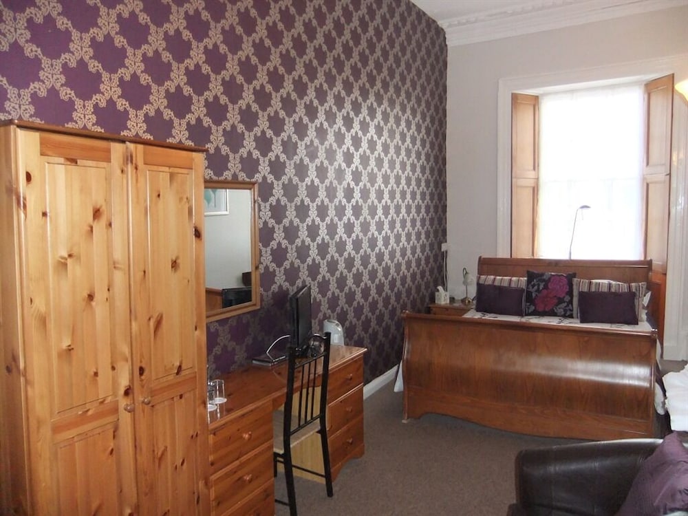College Guest House 2/37