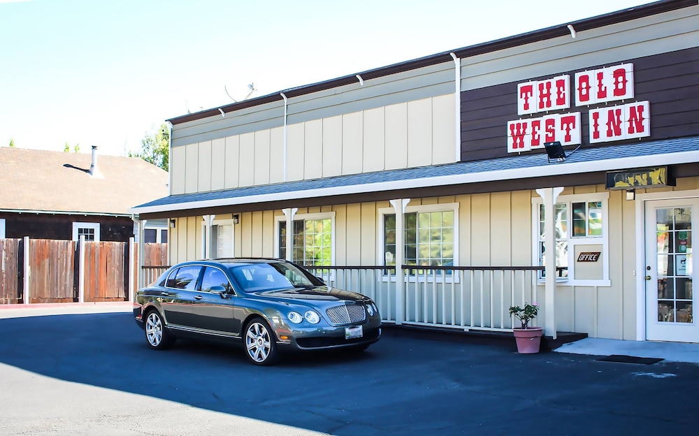 The Old West Inn 46/57
