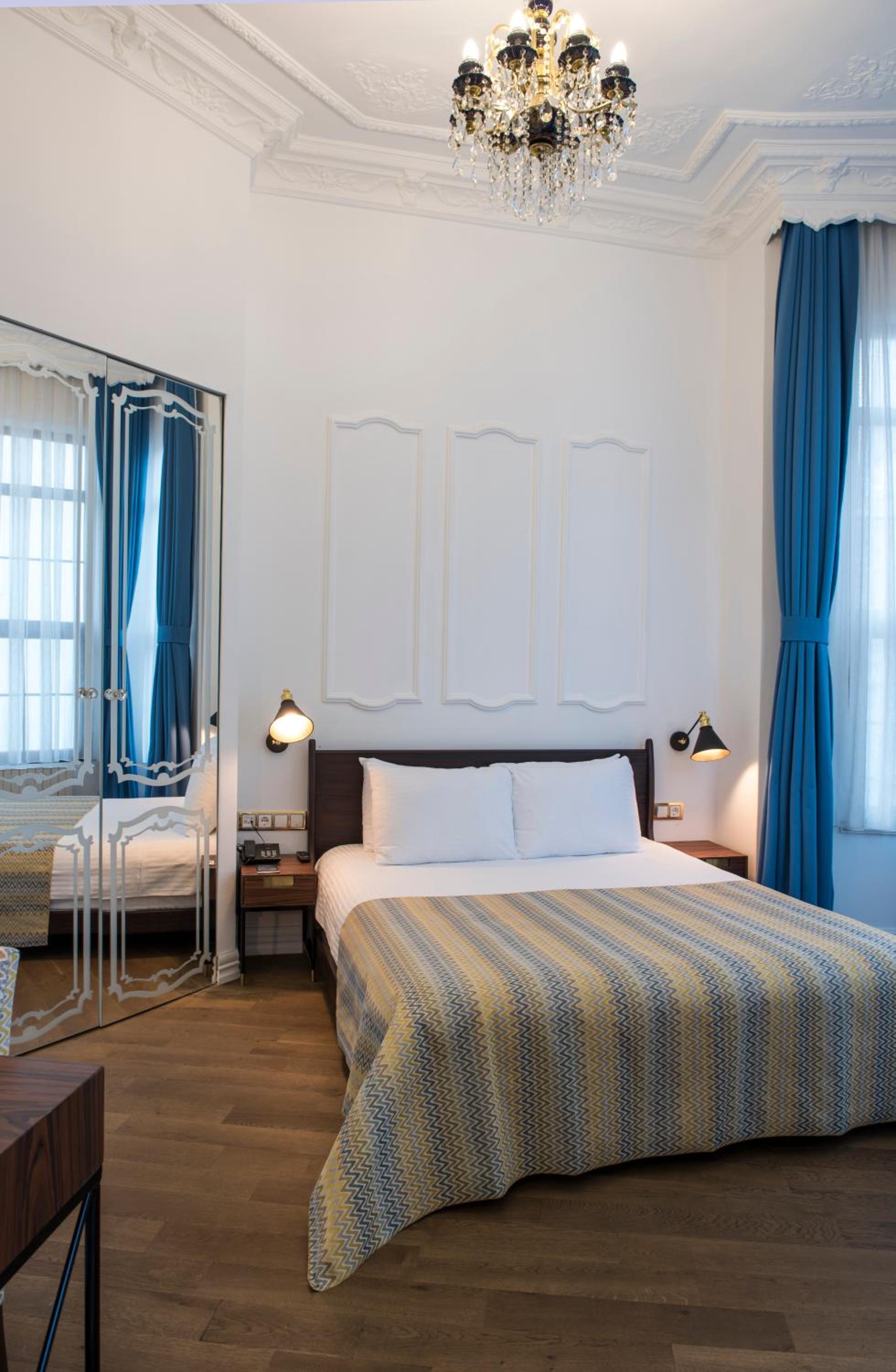 Suite, Sea View