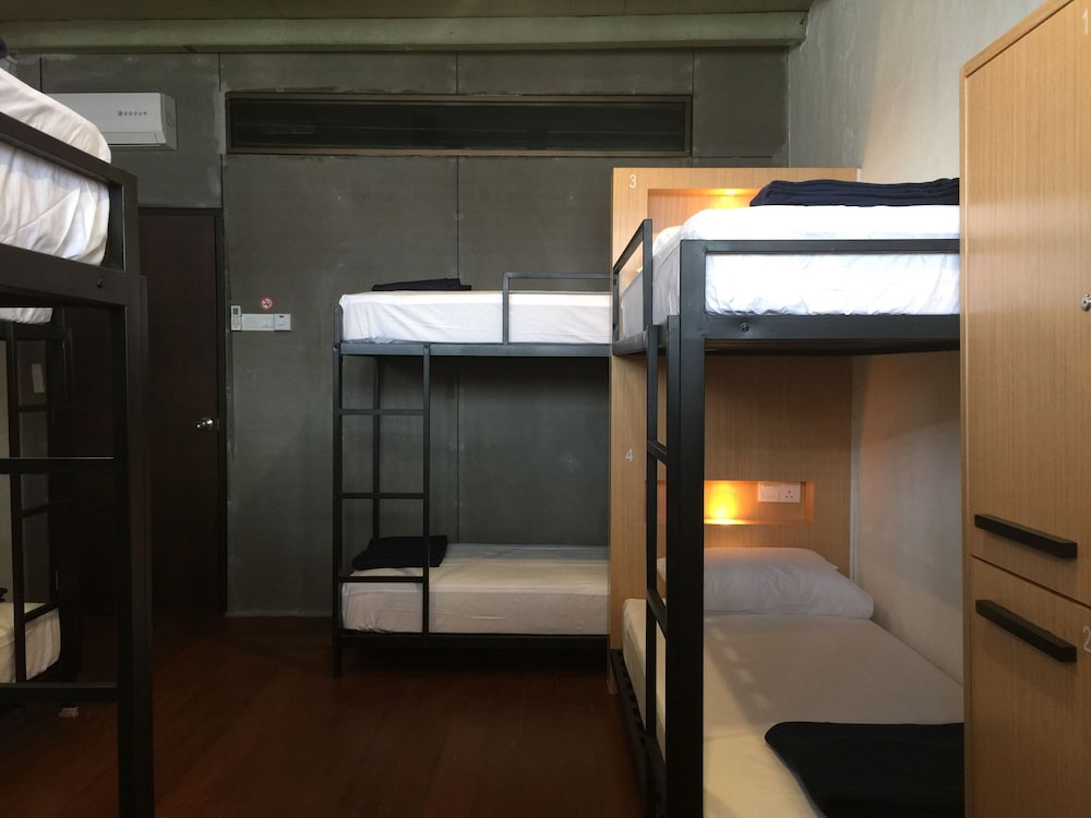 The Frame Guesthouse 25/55