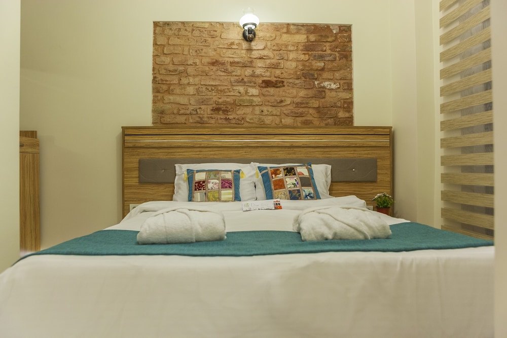 Fide Hotel 8/28