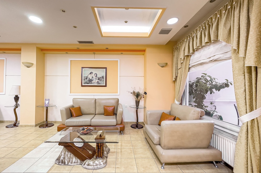 Faros 2 Hotel 32/36