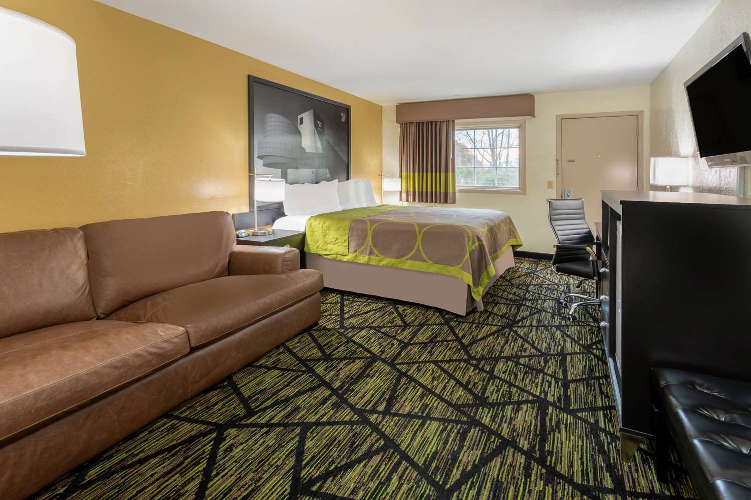 Super 8 by Wyndham Wooster 10/19