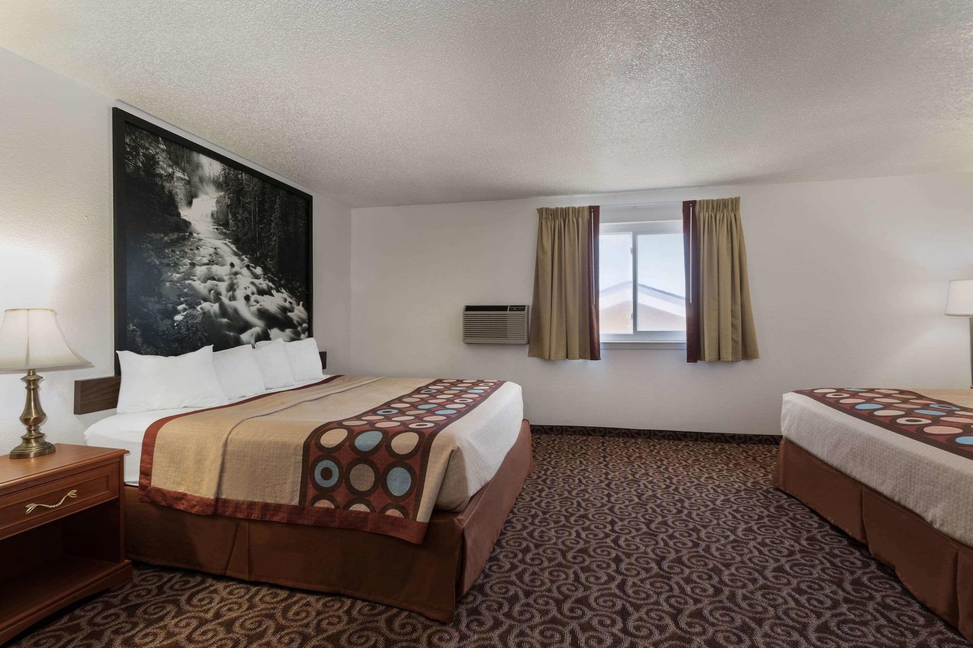 Room, Multiple Beds
