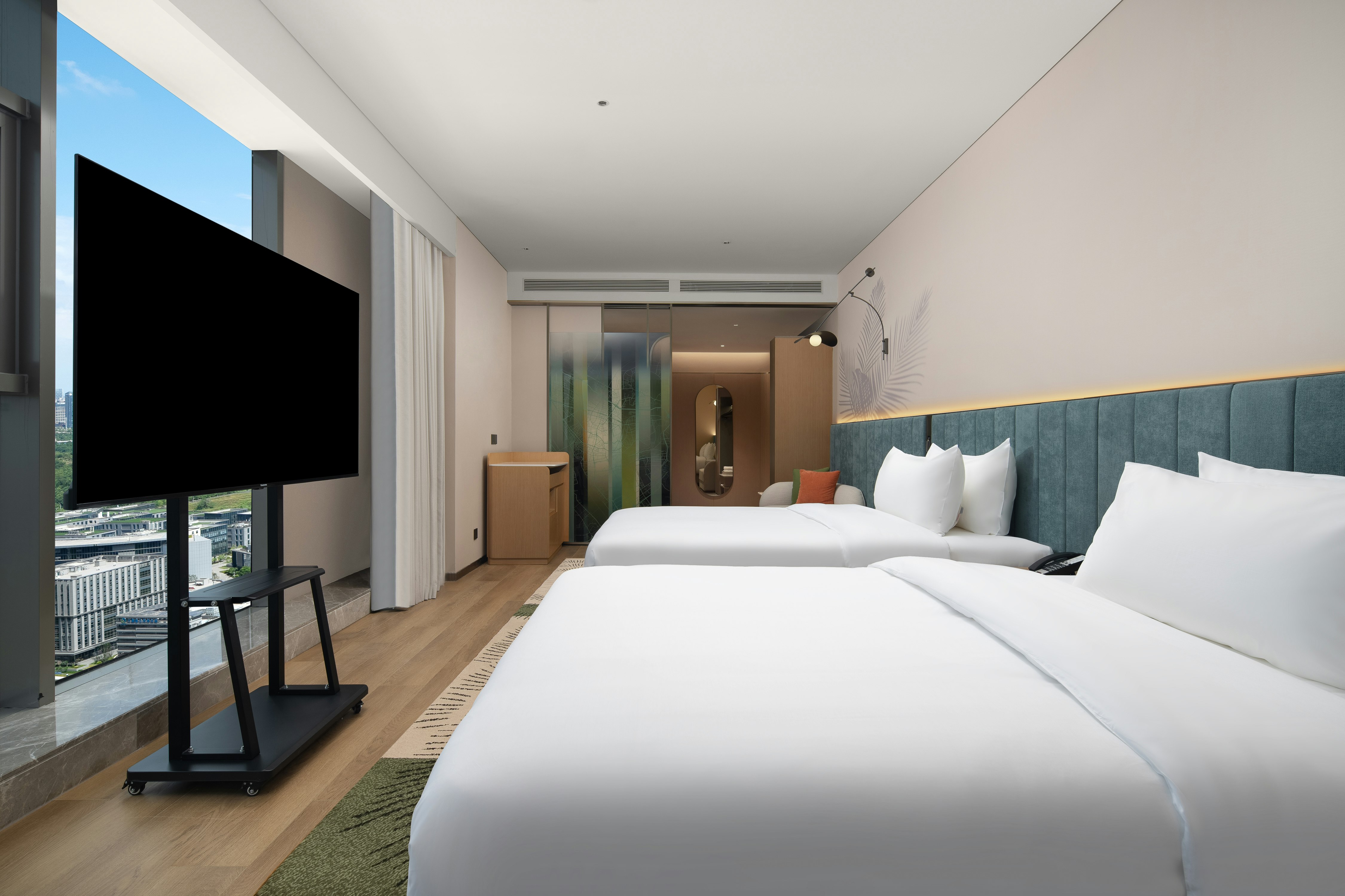 DELUXE, TWIN BEDS, PANORAMIC VIEW