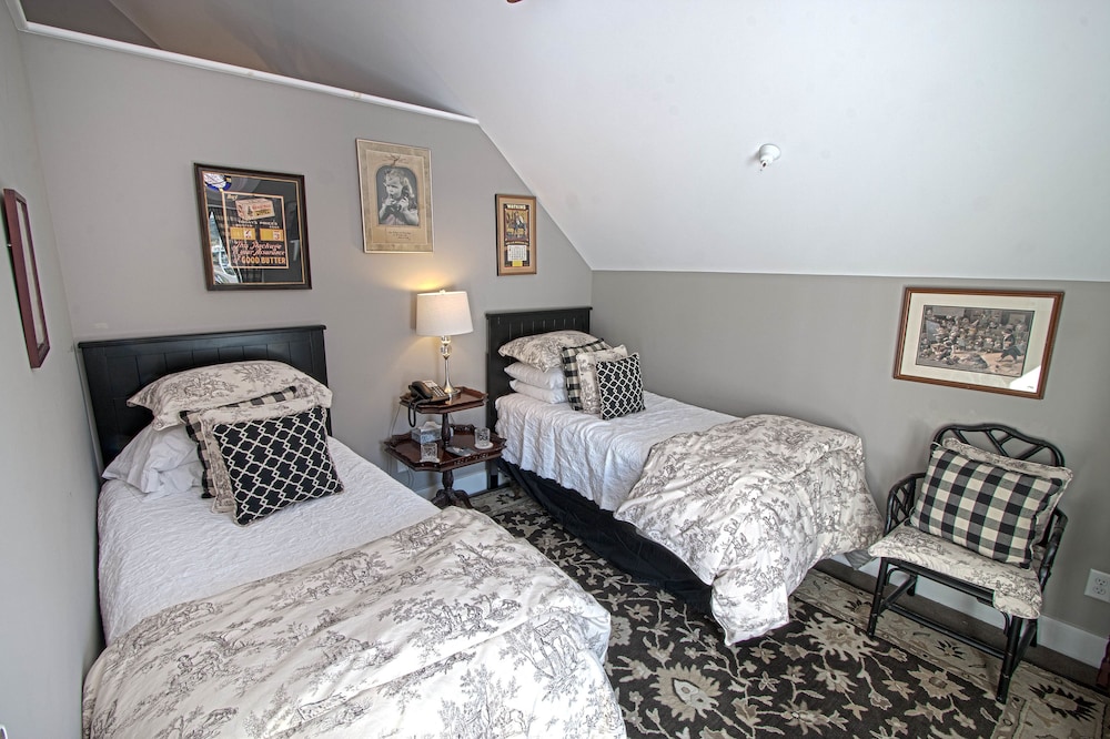 Phineas Swann Bed Breakfast 8/80