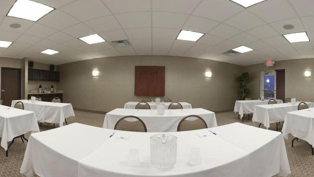 Holiday Inn Express Hotel And Suites Council Bluffs Conv Ctr Area 64/77