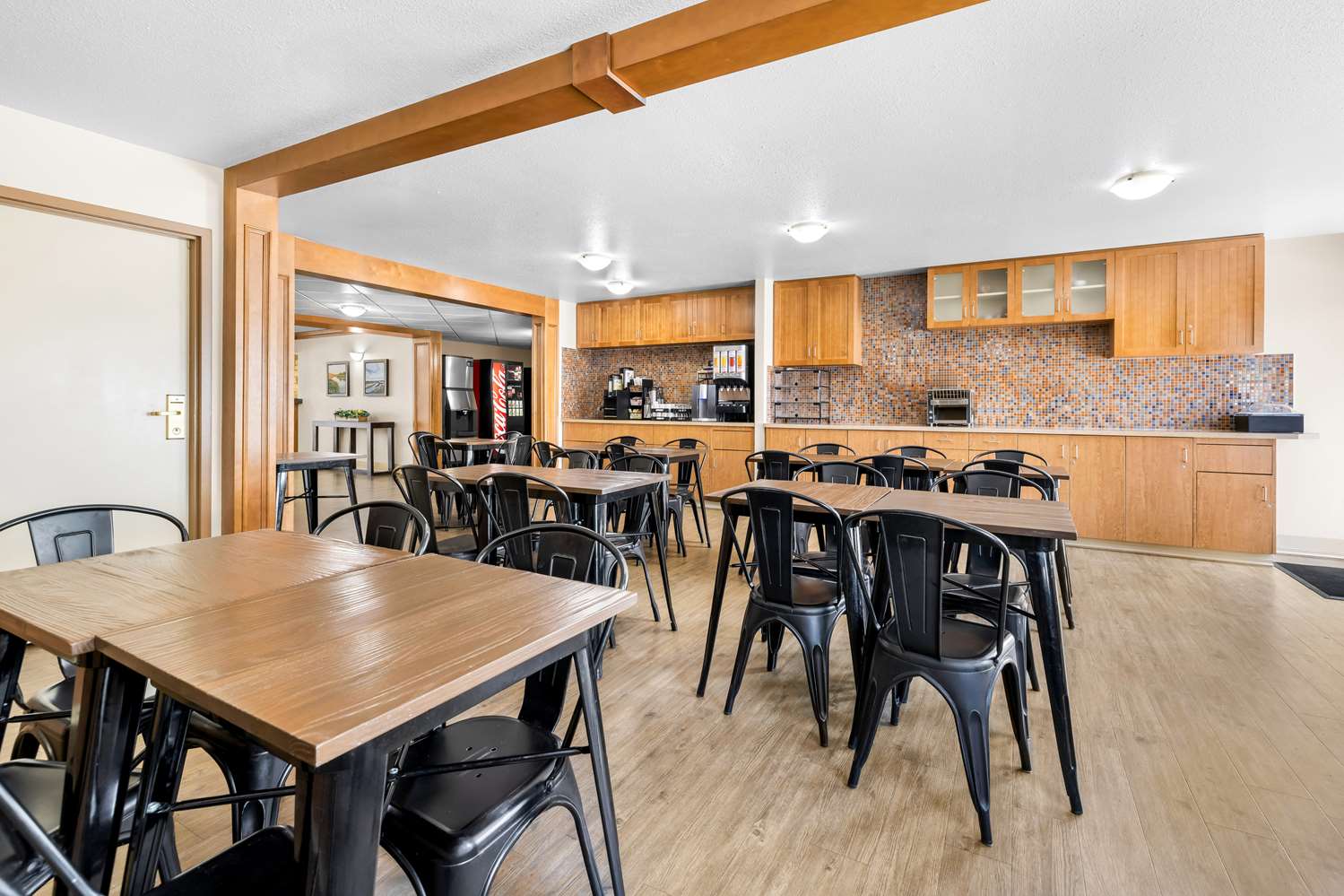 Surestay Plus Hotel By Best Western Drumheller 13/17