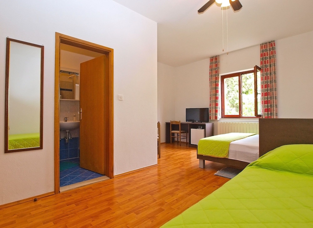 Apartments Ivica 1452 22/37