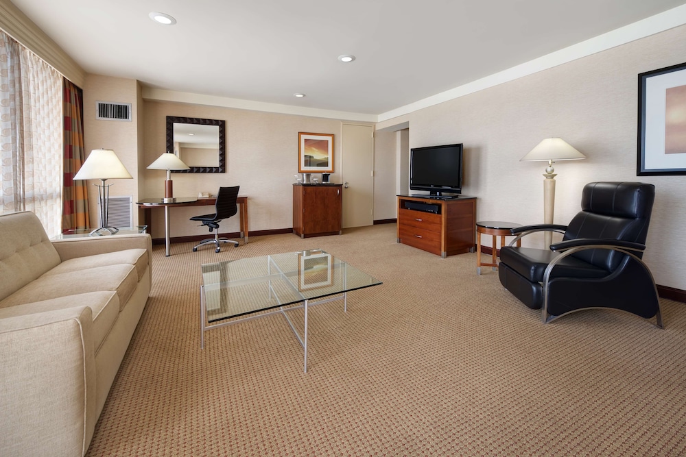 Hilton Chicago OHare Airport 55/82
