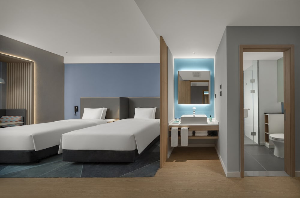 Holiday Inn Express Nanchang Riverside 25/77