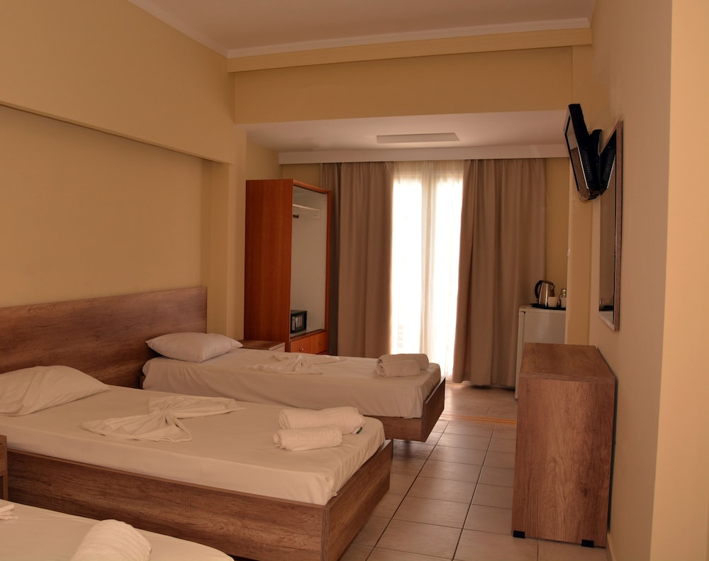 TRIPLE ROOM SIDE POOL VIEW