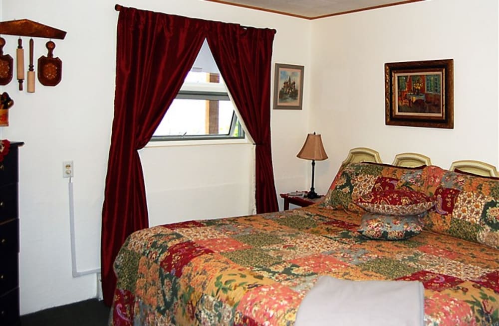 Anchorage Walkabout Town B&B 33/43