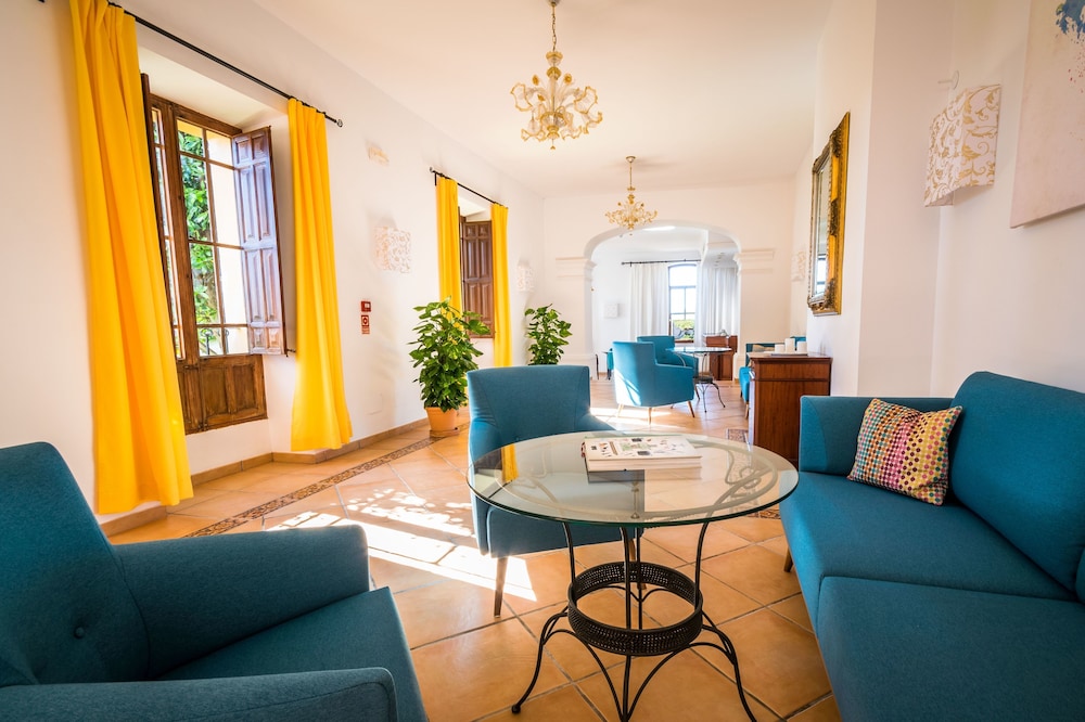 Hotel Rural Son Manera 37/65