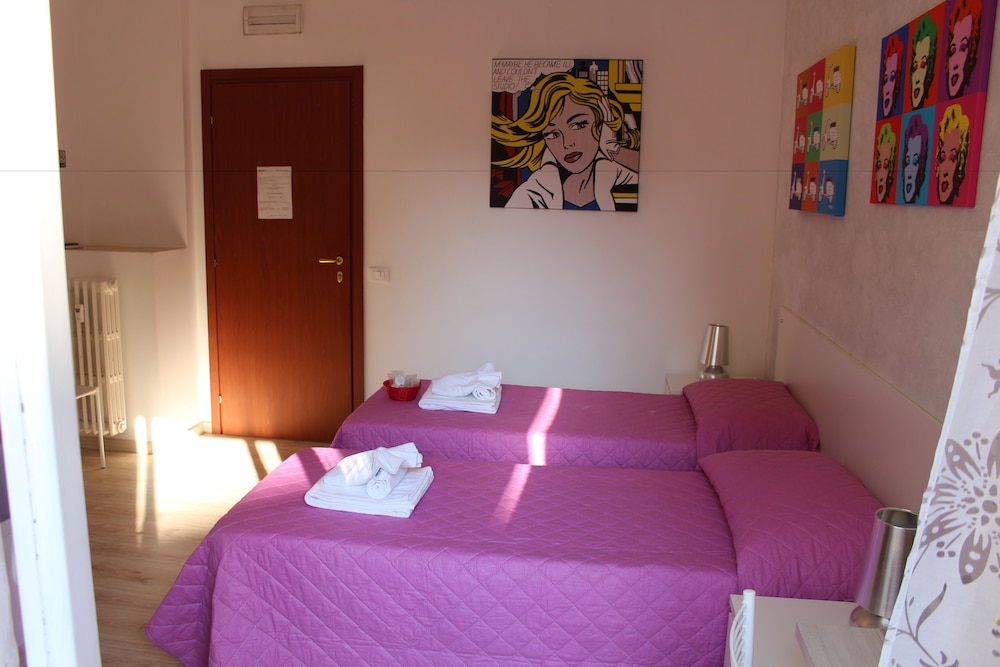 Damiani Sister Guest House 8/50