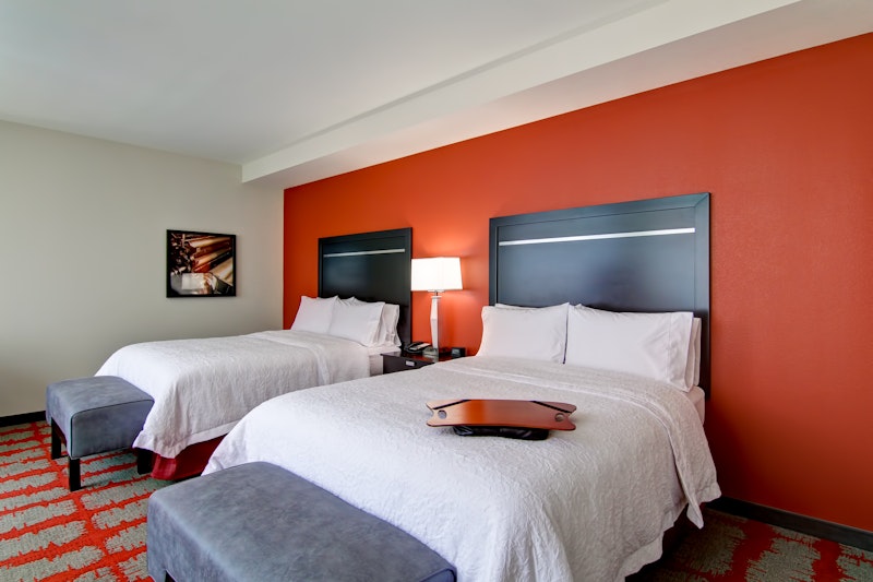 Hampton Inn Suites Cincinnati Downtown 20/72