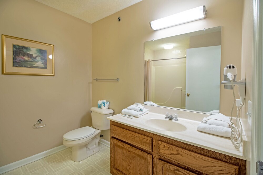 Mountain Villa With Waterpark, Golf, Skiing, Wine Tour Access and More! Massanuttens Shenandoah Vil 49/49