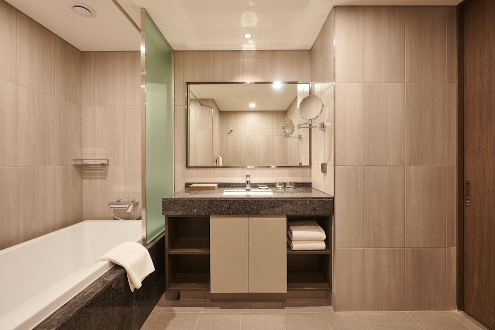 غرفة عائلية بسريرين مزدوجين، Stanford Hotel Myeongdong 3/3