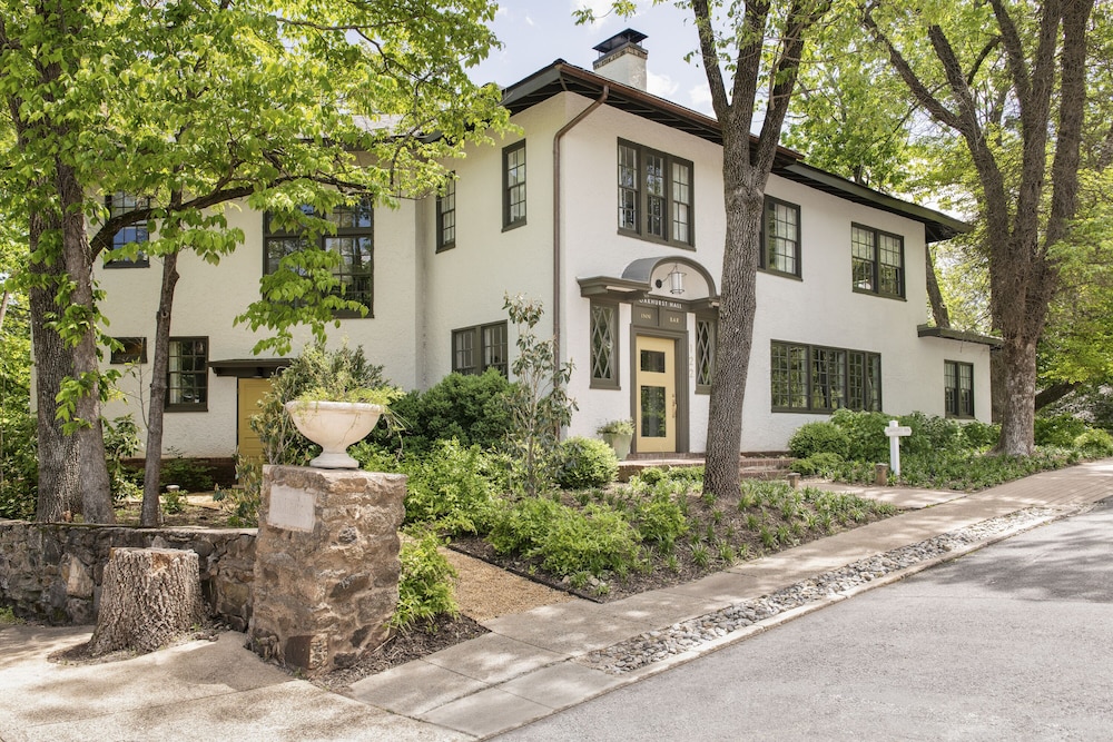 Oakhurst Inn 4/69
